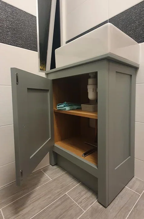 Bathroom furniture by RW Joinery — photograph 05